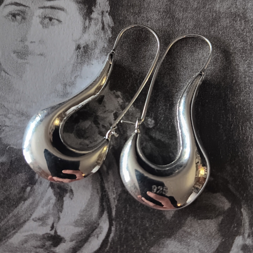 Abstract tear-drop dangle silver .925 hoop earrings